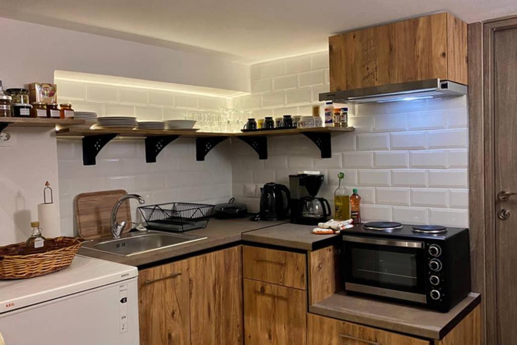 Στούντιο Στο Κέντρο Της Πόλης. Apartment Volos Exterior photo